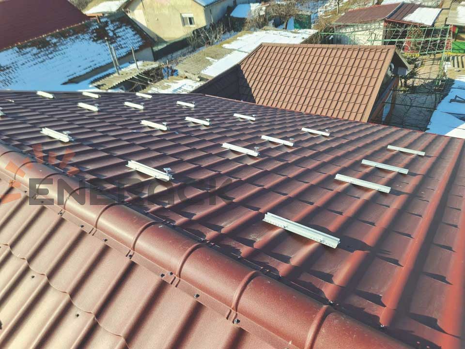 Mini trilho de 10 kW e 26 mm para telhas plásticas corrugadas na Romênia