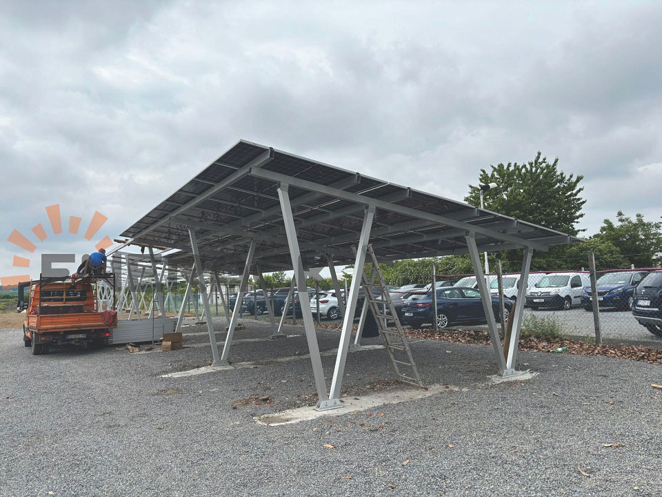 Sistema de montagem solar para garagem à prova d'água de 85 kW na Croácia